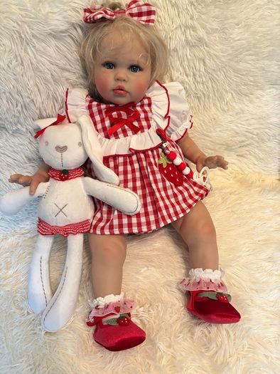 Reborns By Laura.  Stunning Baby Crystal.  Heavy, Weighted Reborn Doll.  Welcome to View