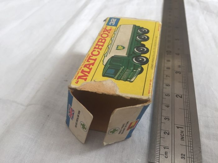 Matchbox series. No. 32. Box no model