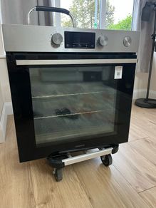Electric oven with built in air fryer