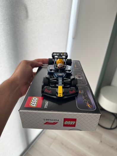 LEGO F1 RedBull (Red Bull F1 merch) built