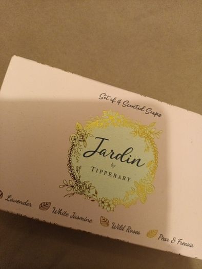 Tipperary Crystal le Jardin x 4 scented soaps