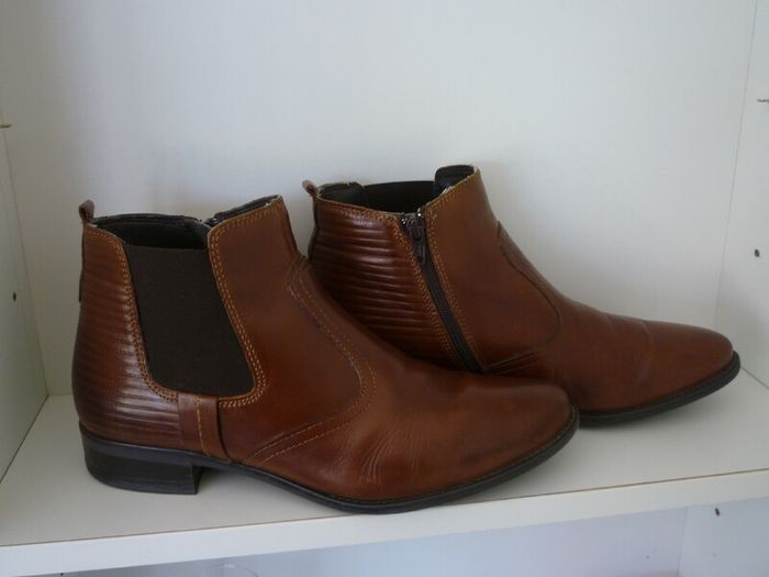 Brown Leather Chelsea Ladies Boots.  Side Zip. Colour Saddle Brown. Brand Ellen Blake.  Size Uk 6 / Eu 39.   In Very Good Condition. Quality Leather