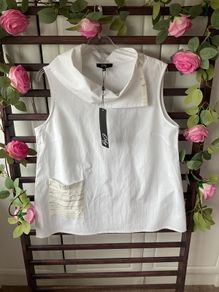Bnwt white sleeveless top premiun brand Orly size medium 100% cotton