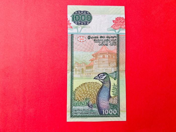 Sri Lanka  1000  Rupees. 2006. Pick 120 D  ( Uncirculated )