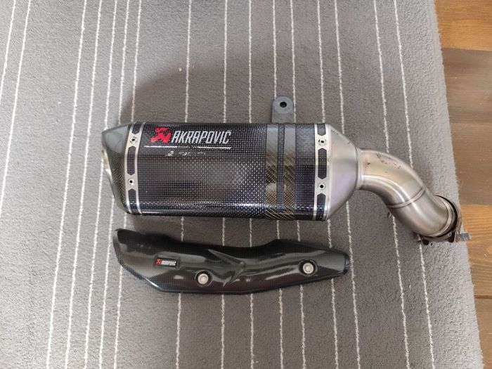 Kawasaki Z900 Akrapovic Slip on