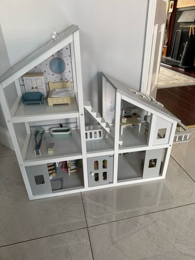 Doll house