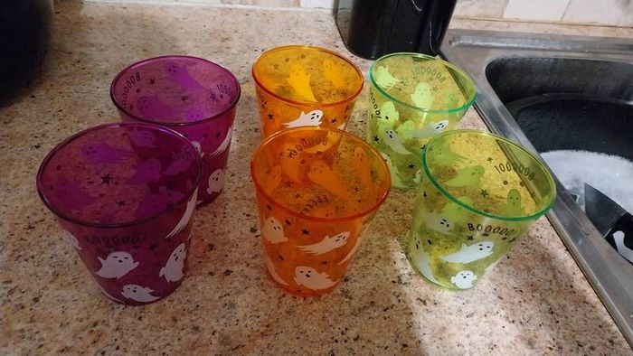 6 halloween cups