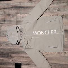 windbreaker