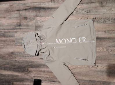 windbreaker