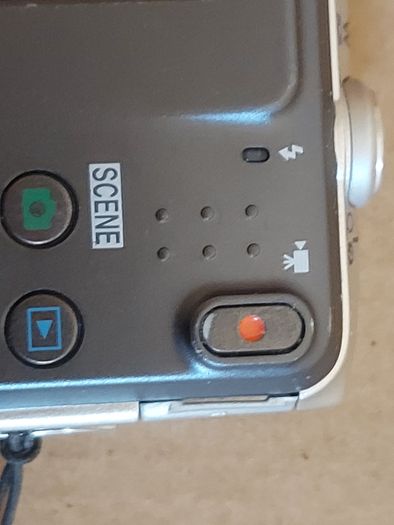 Nikon Coolpix S3600, 8 x wide Zoom, 20.1 Megapixels,  working great, battery is charged but does not come with charger, no memory card, very good condition