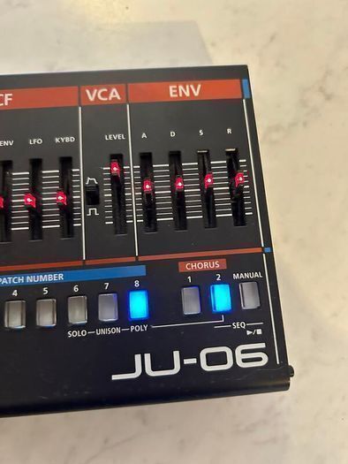 Roland JU 06