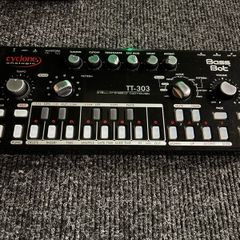 Cyclone Analogic TT-303 Bass Bot