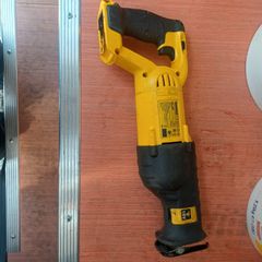 dewalt battery saw