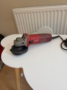 MILWAUKEE angle Grinder
