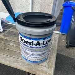 Portable toilet
