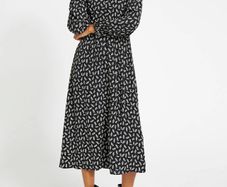 Perfect Gift to Yourself! - BRAND NEW Ladies Clothes And Shoes