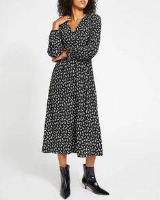 Perfect Gift to Yourself! - BRAND NEW Ladies Clothes And Shoes