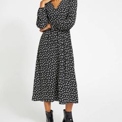 Perfect Gift to Yourself! - BRAND NEW Ladies Clothes And Shoes