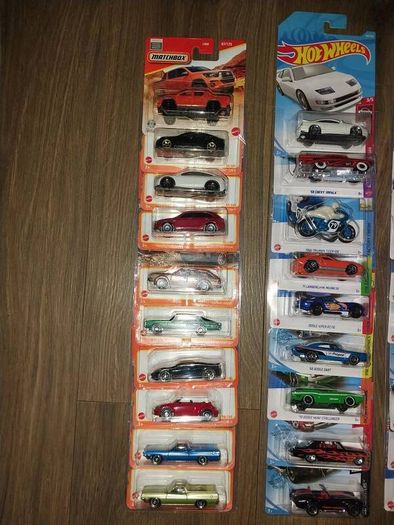 Hotwheels And Matchbox Long and Short Card Protecters Organizers Display Wall Holders