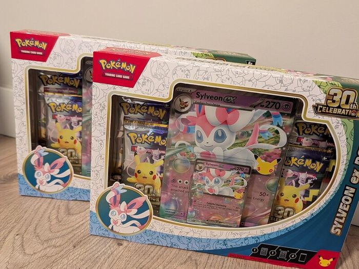 Pokemon 30th Celebration Sylveon ex Box