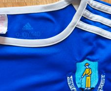 Adidas training top Home Farm size 9-10 years