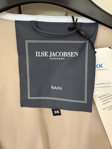 Danish brand renowned for its rainwear Ilse Jacobsen  French navy coloured rain coat BRAND NEW