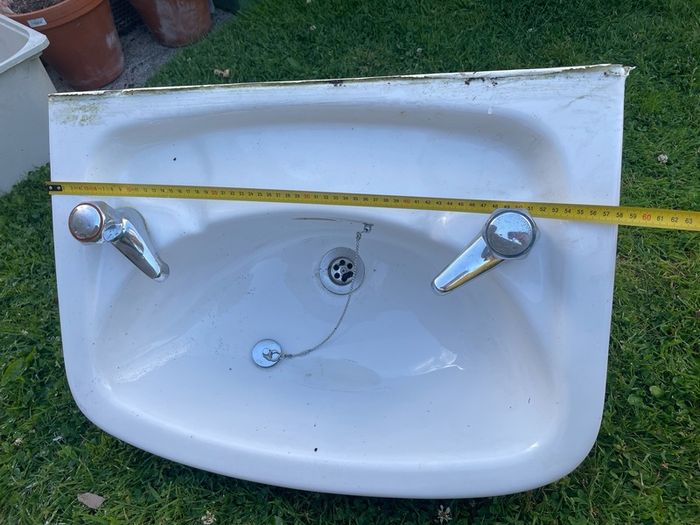 wash basins & pedestals