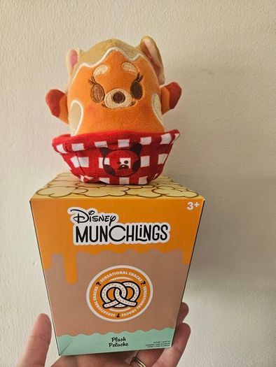Disney Munchlings Panda Meilin