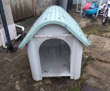 Large Plastic Dog Kennel Dog House. Good Condition
