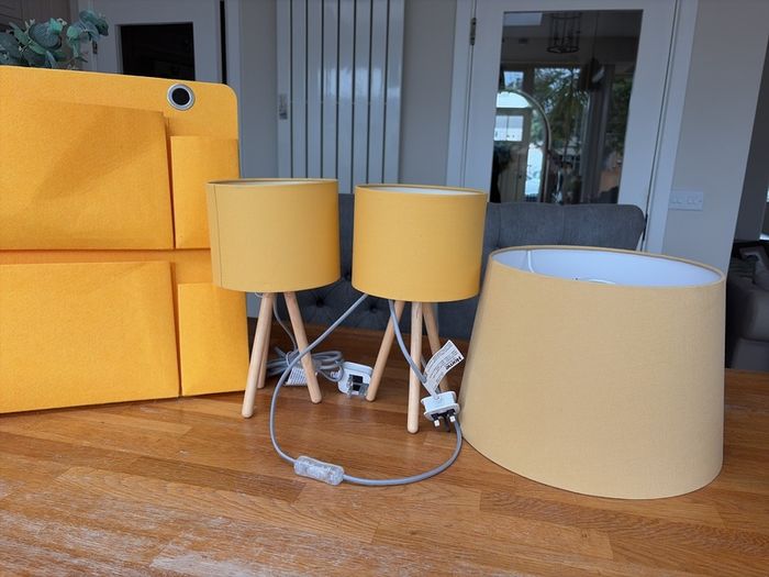 Mustard Yellow Home Decor Set   2x Tripod Lamps, Large Shade & Magazine Holder