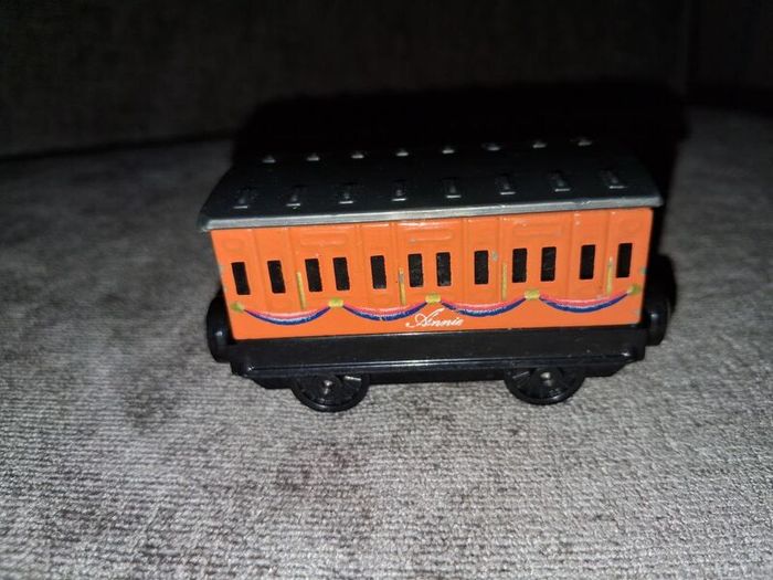 x10 Bundle - Thomas Tank Engines Friends - Diecast Metal Magnetic Take N Play Train Engines - Open To Offers!!