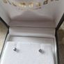 studs earrings Image 2