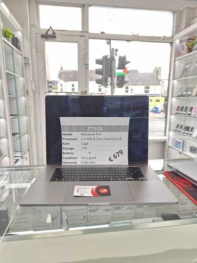 Macbook Pro 2019 16inch 32gb ram 1TB