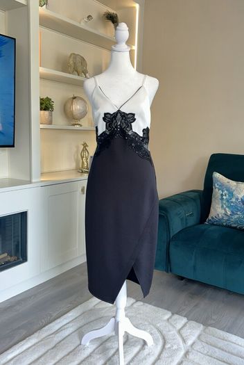 Reduced: Brand-New Stunning Black-and-White Lipsy Dress