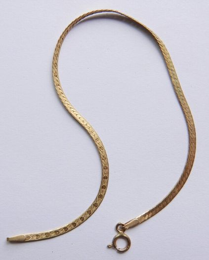 Vintage Solid 9K Yellow Gold 375 Herringbone Bracelet: Reversible Textured & Polished Finish, Flat Snake Chain Style length 7,1" - 1,1g