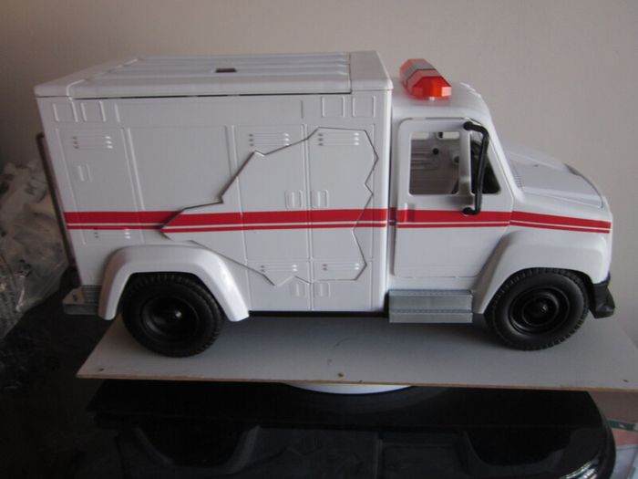 WWE Wrekkin Slambulance Breakway Vehicle