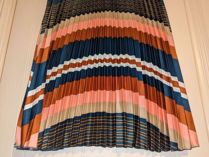 Stunning multi coloured pleated midi skirt from Stella