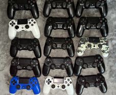 15x Original Sony PS4 DualShock 4 Controllers - Faulty For Parts or Repair