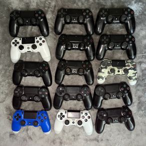 15x Original Sony PS4 DualShock 4 Controllers - Faulty For Parts or Repair