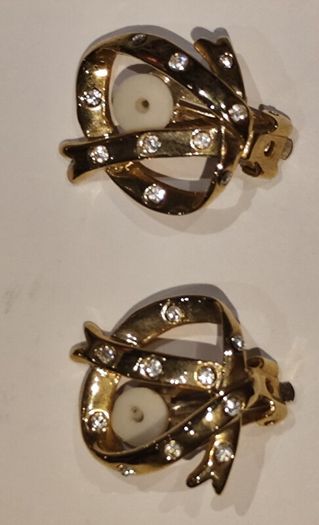 Vintage Clip On Earrings