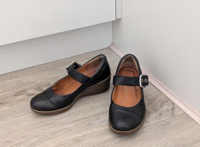 Ecco Leather Ballerina Shoes - Size 36 (black)