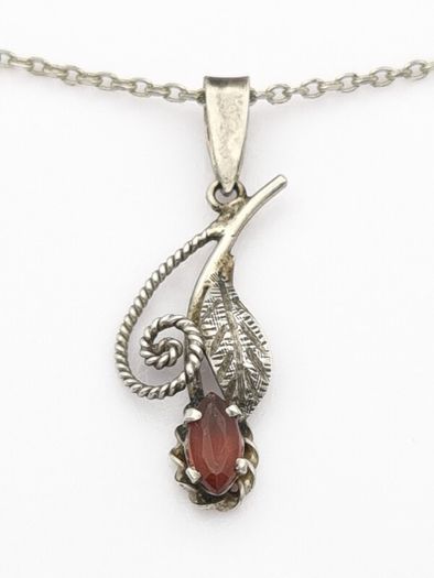 Vintage Sterling Silver Carnelian Flower Necklace