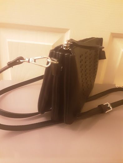 Crossover 'Parofie' Bag .. Colour: Black