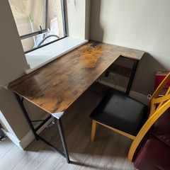 Desk / Computer Desk