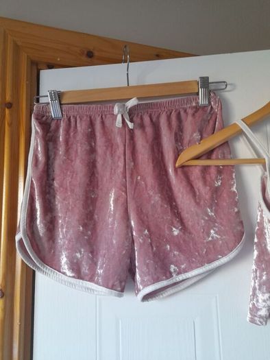 girls cute top and shorts