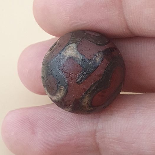 Vintage Carnelian Agate Treasure Vase Pattern Bead Amulet