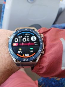 Hoco Y16 smart watch Has no charger but works perfect..collection only