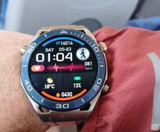 Hoco Y16 smart watch Has no charger but works perfect..collection only