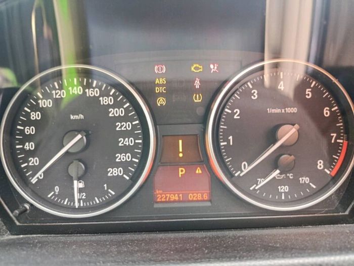 BMW 325i e92 engine knocking READ ADD