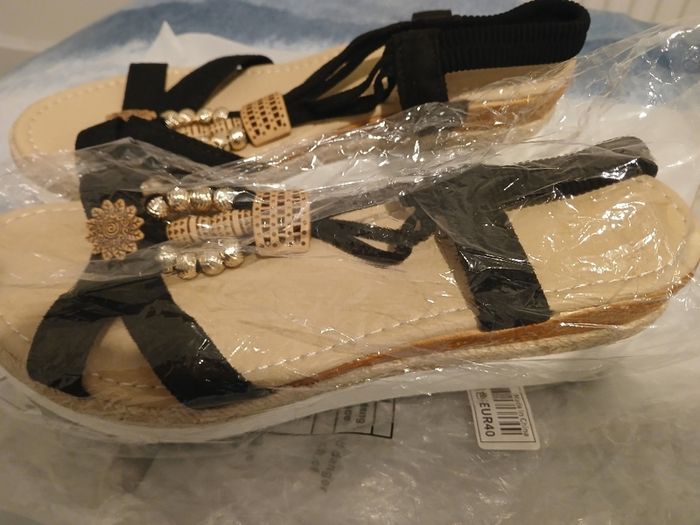 brand new wedge sandles size 7